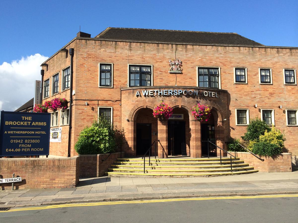 The Brocket Arms Wetherspoon Hotel Wigan Buitenkant foto